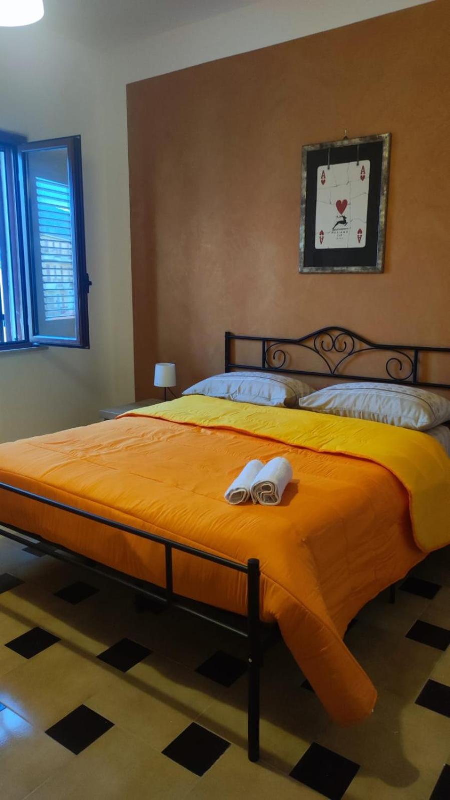 Casa Di Mitri Bed and Breakfast Carini Eksteriør billede